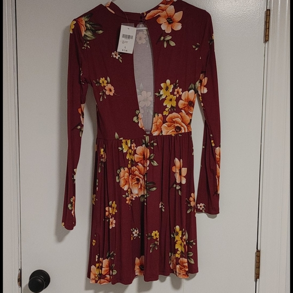 Forever 21 floral dress - Picture 2 of 4